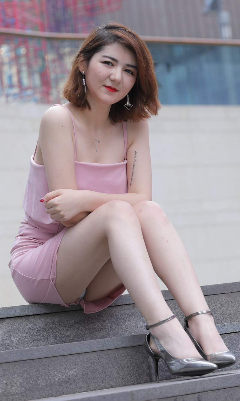图片[5]-粉色短裙-街拍图满多